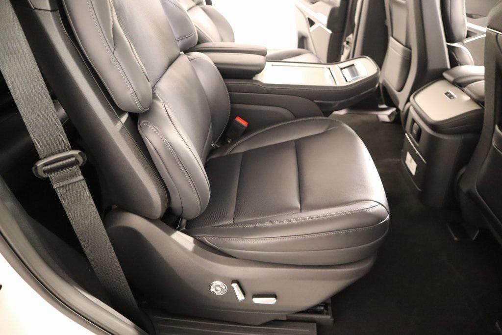new 2025 Lincoln Navigator car, priced at $105,778