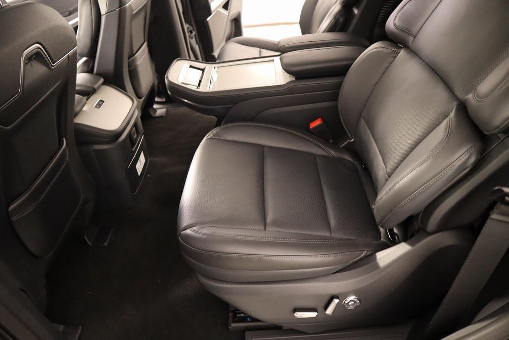 new 2025 Lincoln Navigator car, priced at $105,542