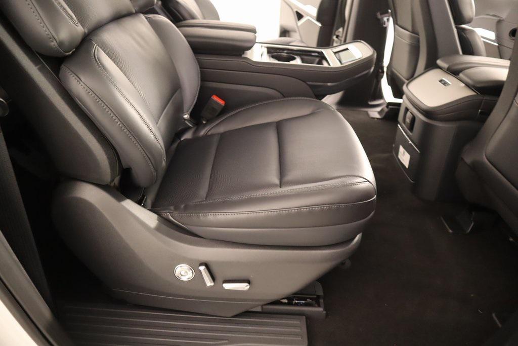 new 2025 Lincoln Navigator car, priced at $108,648