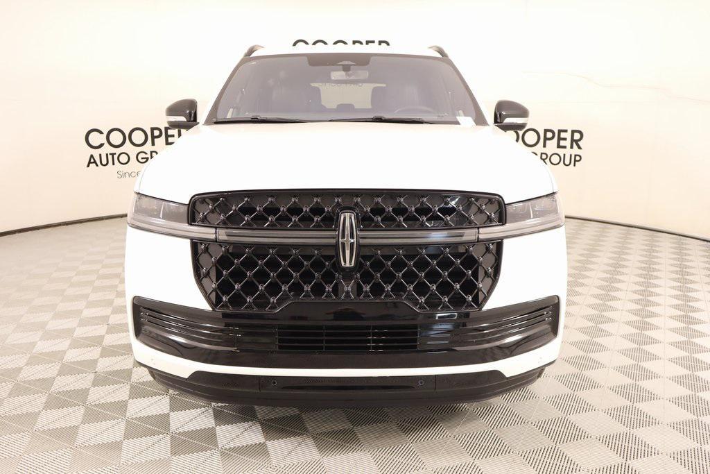 new 2025 Lincoln Navigator car, priced at $108,648