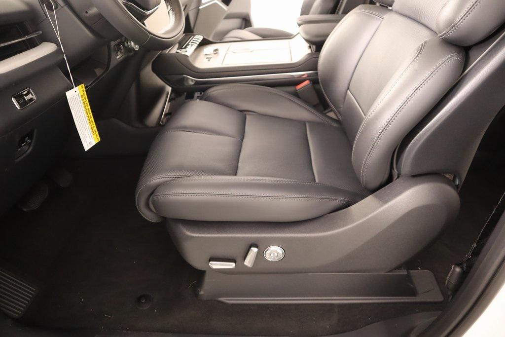 new 2025 Lincoln Navigator car, priced at $108,648