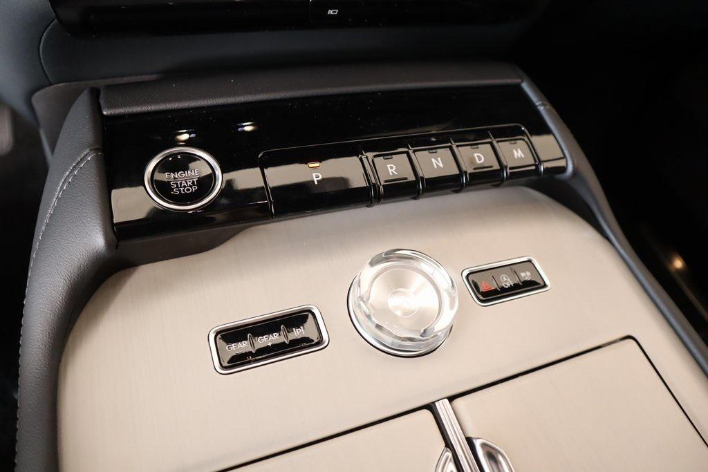 new 2025 Lincoln Navigator car, priced at $108,648