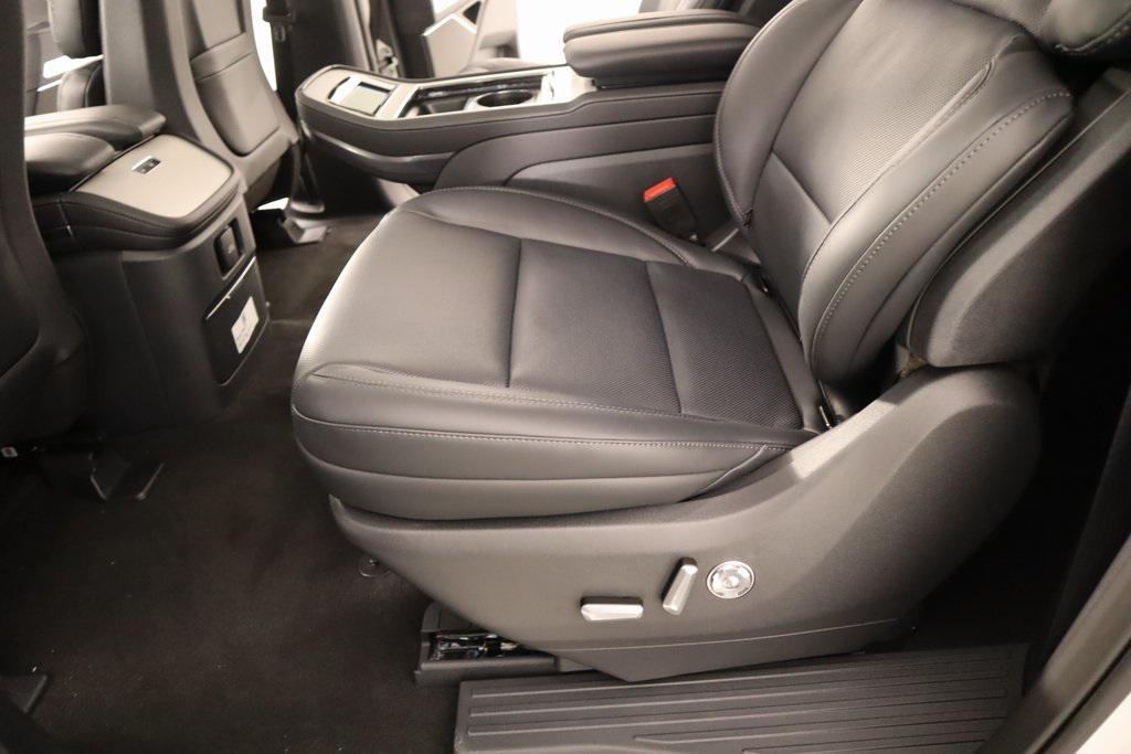 new 2025 Lincoln Navigator car, priced at $108,648