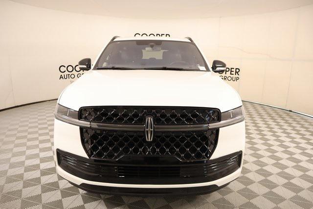 new 2025 Lincoln Navigator car, priced at $105,648