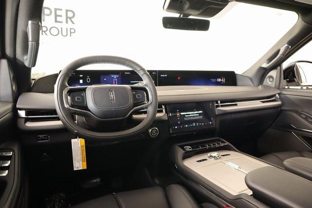 new 2025 Lincoln Navigator car, priced at $105,648