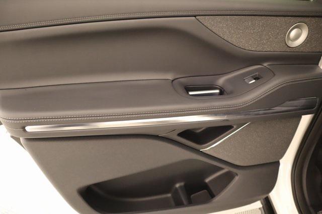 new 2025 Lincoln Navigator car, priced at $105,648