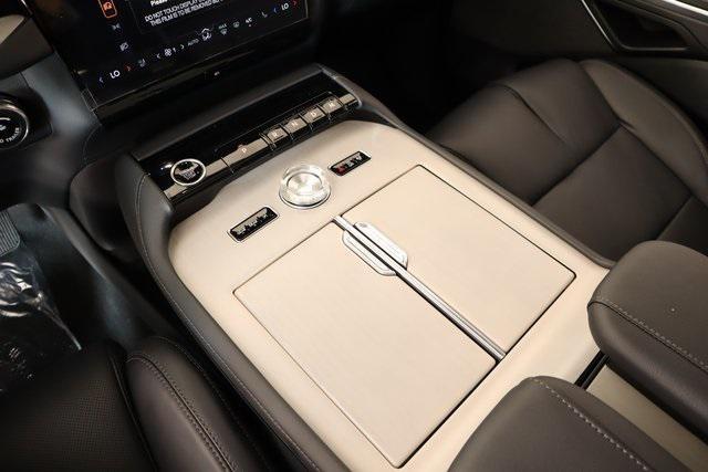 new 2025 Lincoln Navigator car, priced at $105,648