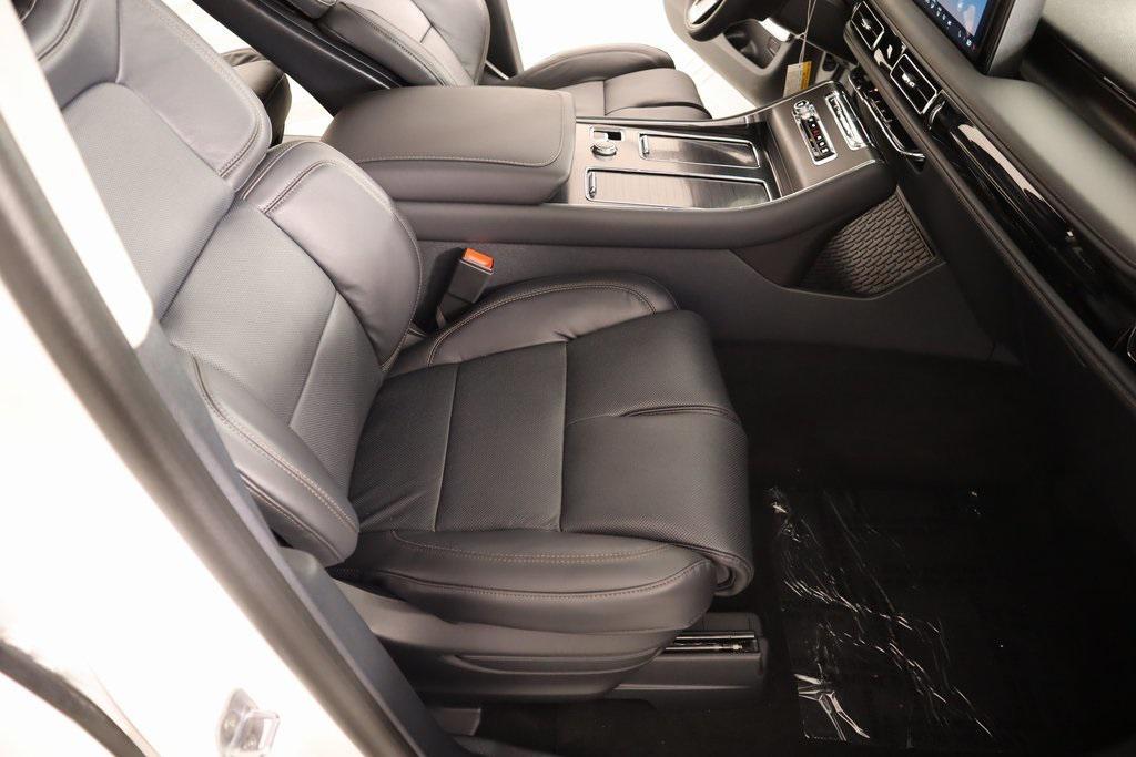 new 2025 Lincoln Aviator car, priced at $78,854