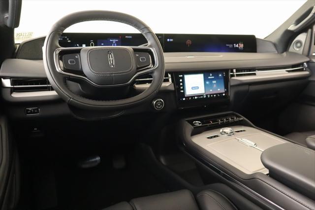 new 2025 Lincoln Navigator car, priced at $104,860