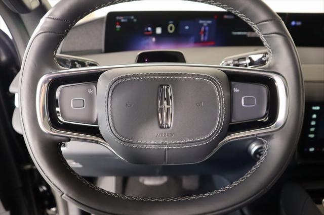 new 2025 Lincoln Navigator car, priced at $104,860
