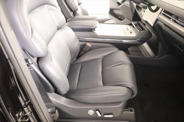 new 2025 Lincoln Navigator car, priced at $104,860