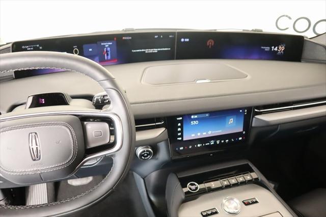 new 2025 Lincoln Navigator car, priced at $104,860