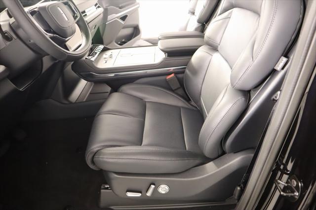 new 2025 Lincoln Navigator car, priced at $104,860