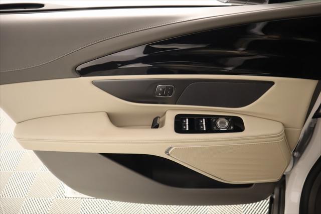 new 2025 Lincoln Nautilus car, priced at $51,526