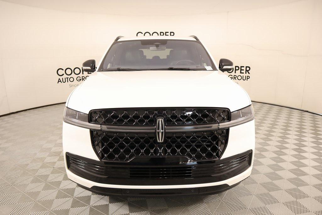 new 2025 Lincoln Navigator car, priced at $105,542