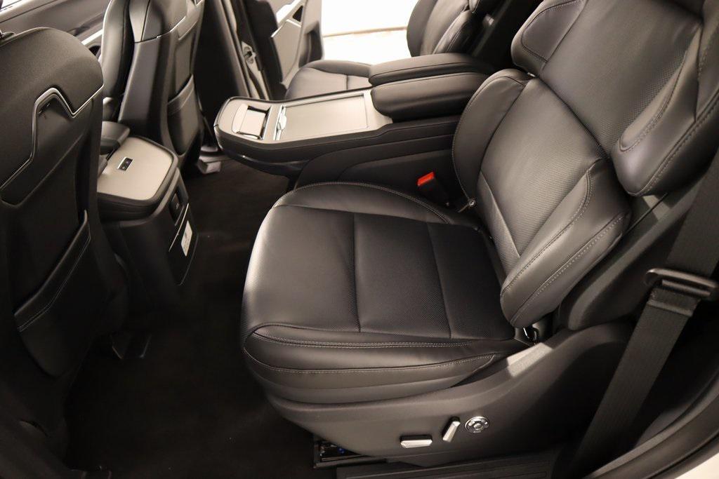 new 2025 Lincoln Navigator car, priced at $105,542