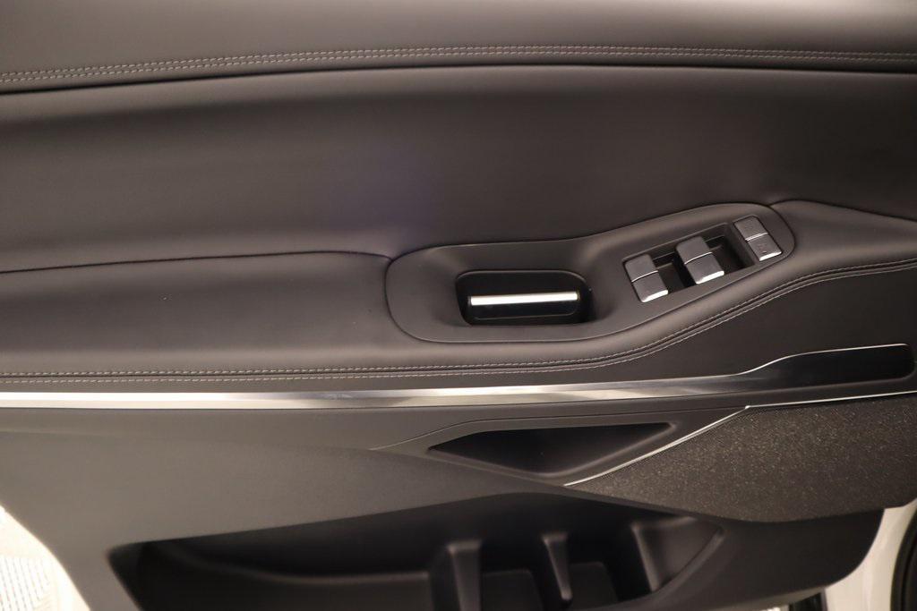 new 2025 Lincoln Navigator car, priced at $105,542