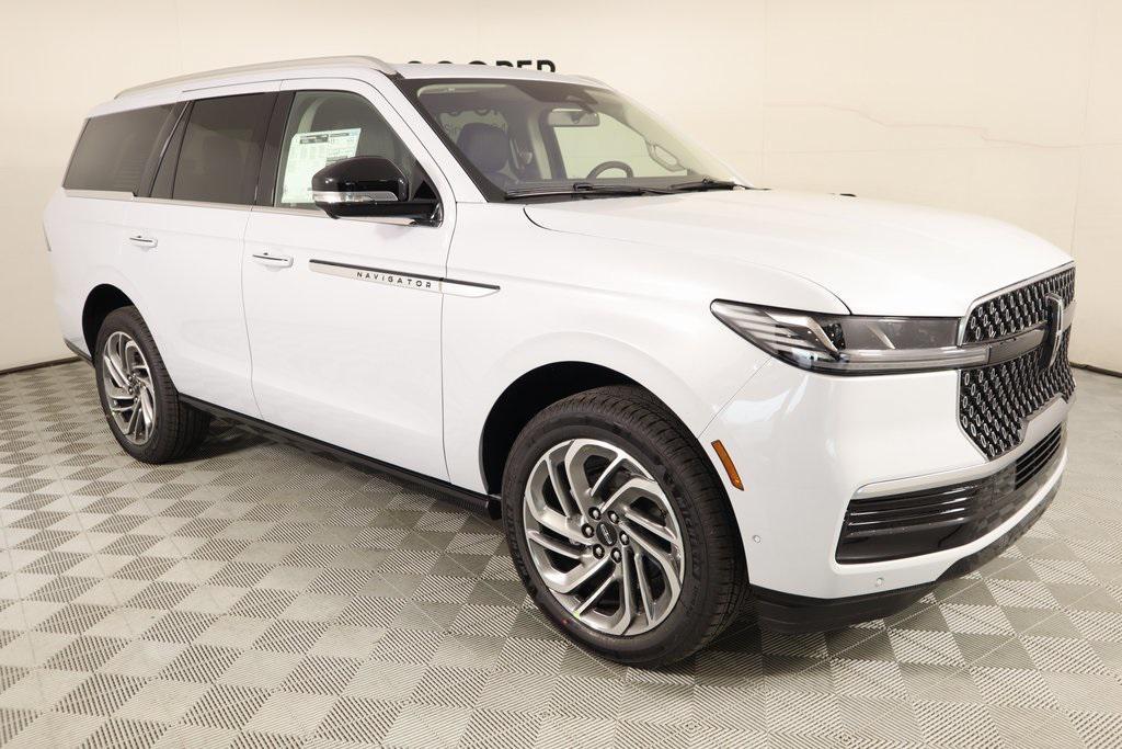 new 2025 Lincoln Navigator car, priced at $99,941