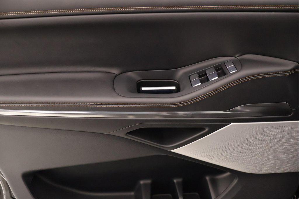new 2025 Lincoln Navigator car, priced at $119,590