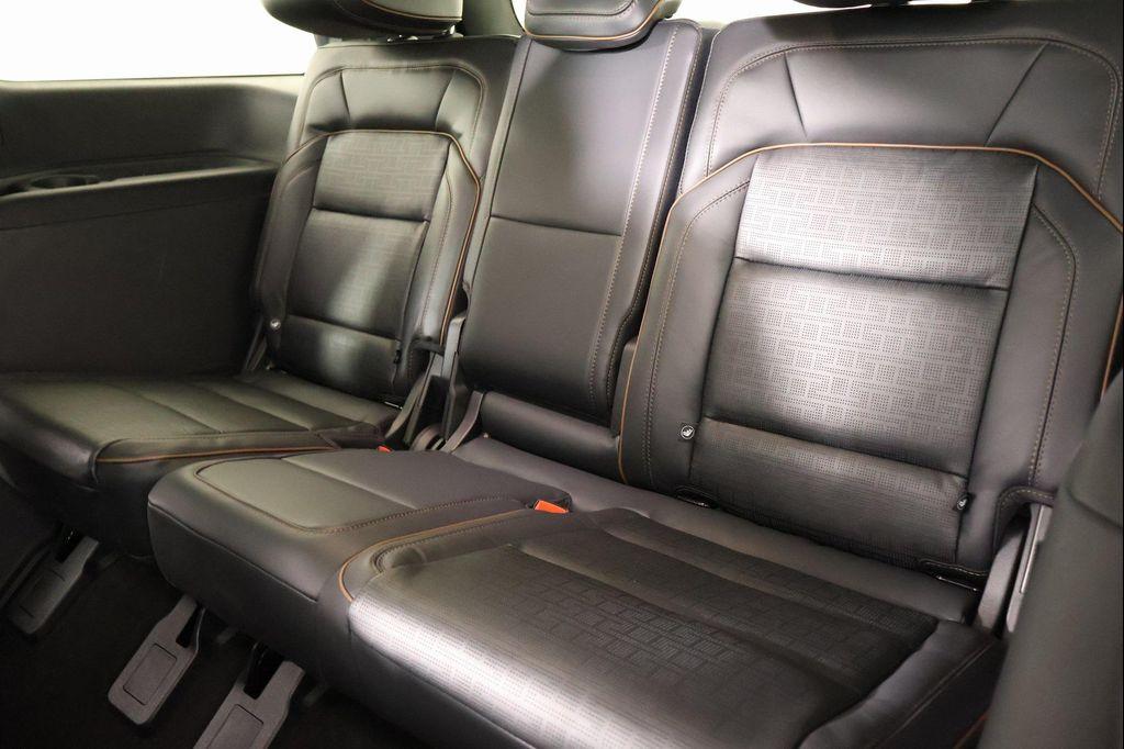 new 2025 Lincoln Navigator car, priced at $119,590