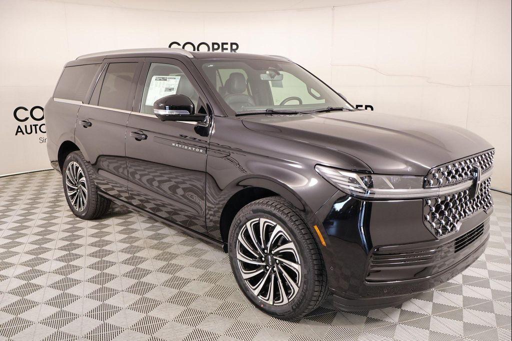 new 2025 Lincoln Navigator car, priced at $119,590