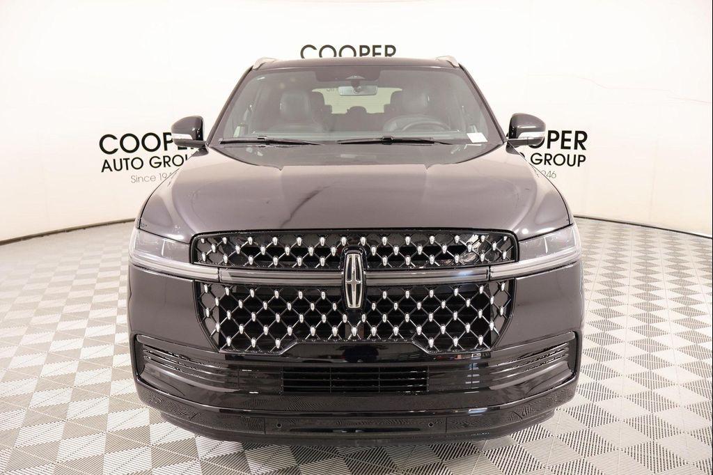 new 2025 Lincoln Navigator car, priced at $119,590