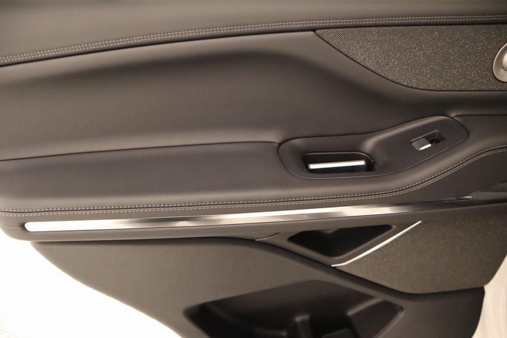new 2025 Lincoln Navigator car, priced at $105,542