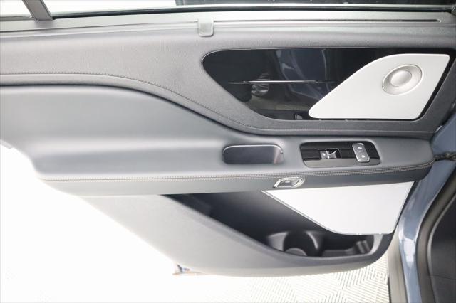 new 2025 Lincoln Aviator car, priced at $70,021