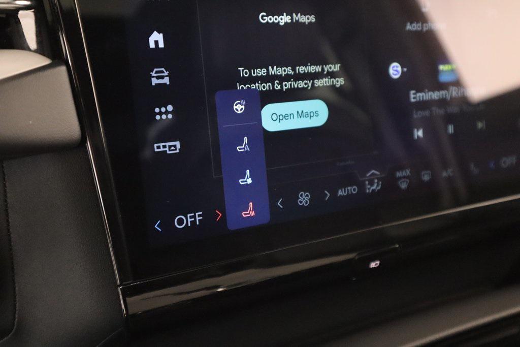 new 2025 Lincoln Navigator car, priced at $105,778