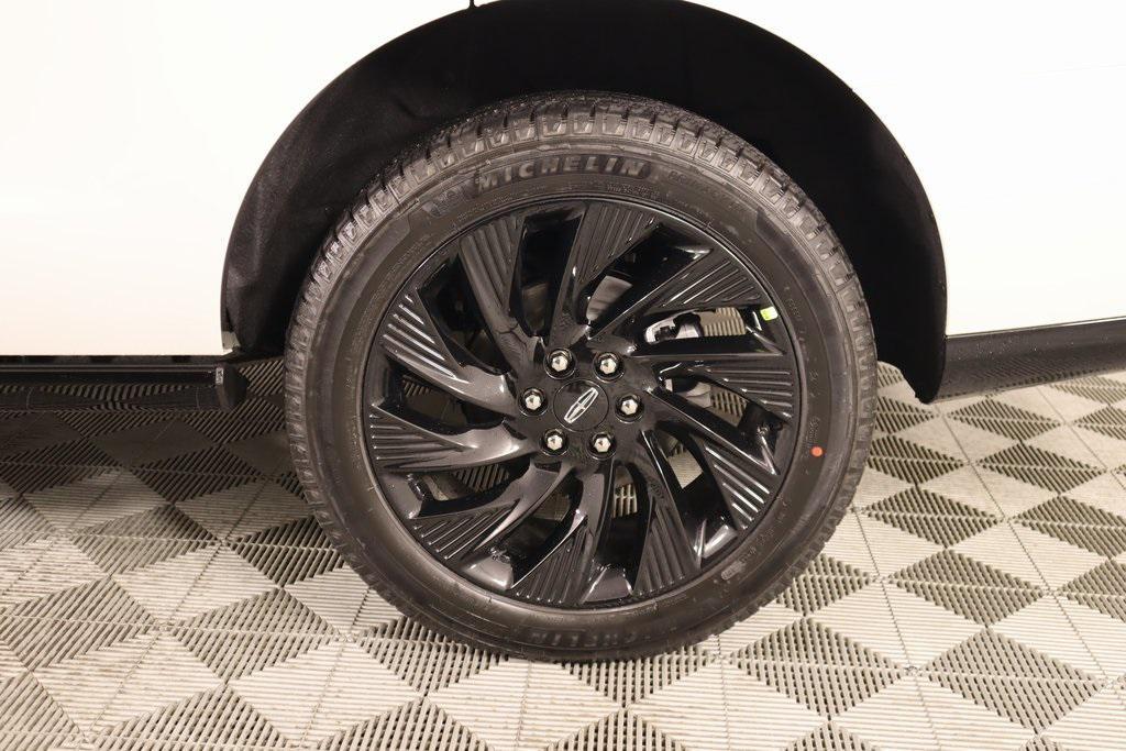 new 2025 Lincoln Navigator car, priced at $105,778