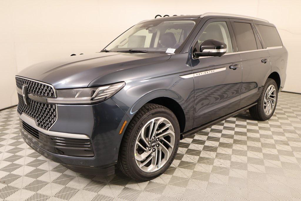 new 2025 Lincoln Navigator car, priced at $102,182