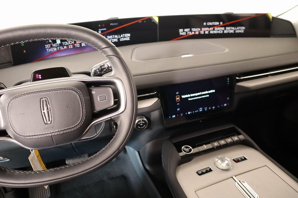new 2025 Lincoln Navigator car, priced at $102,182
