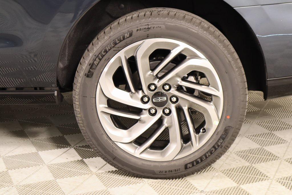 new 2025 Lincoln Navigator car, priced at $102,182