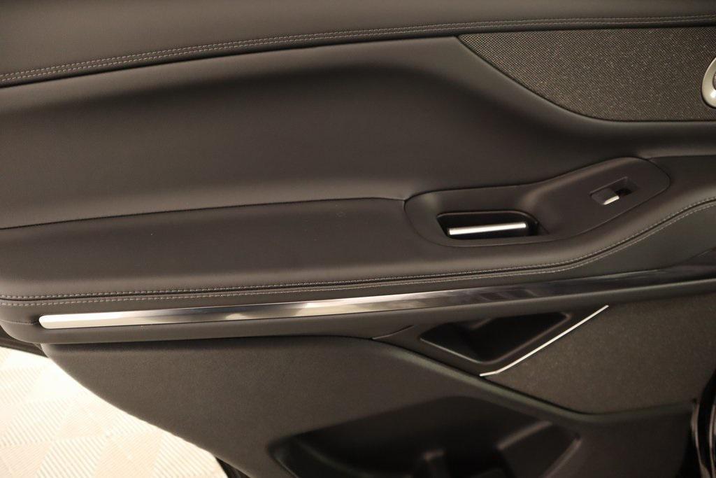 new 2025 Lincoln Navigator car, priced at $104,822