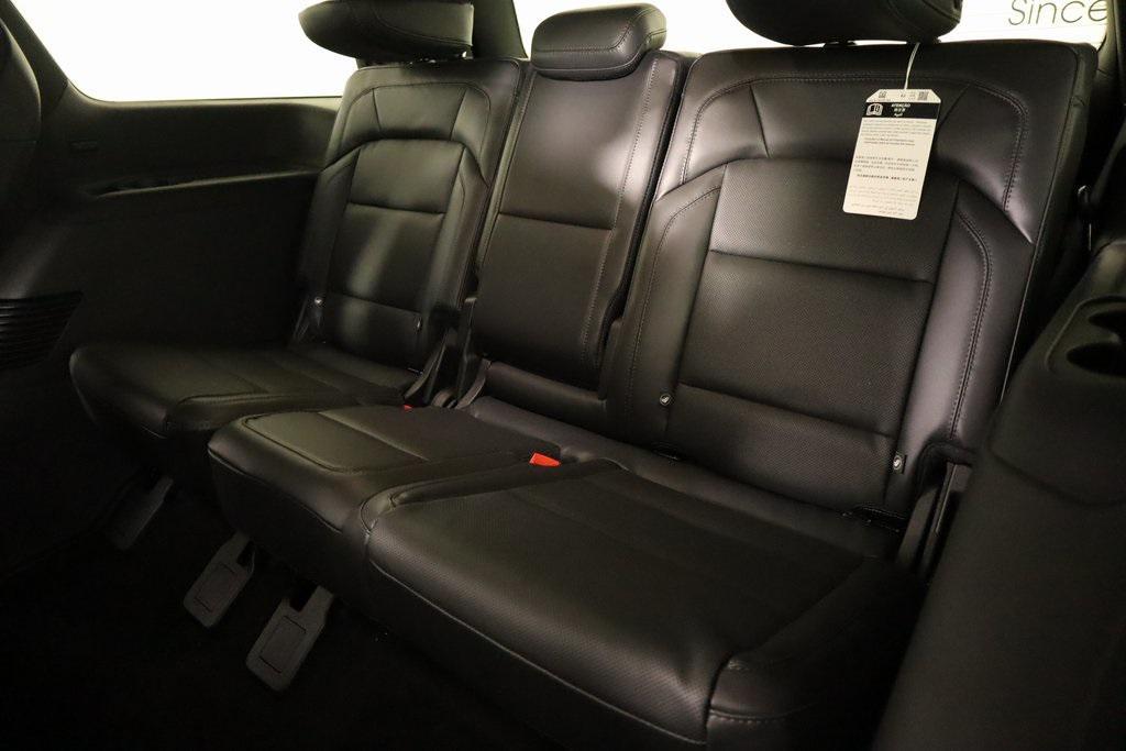 new 2025 Lincoln Navigator car, priced at $104,822