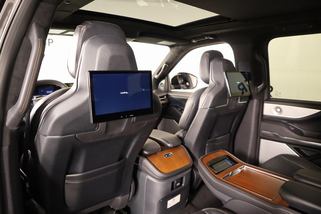new 2025 Lincoln Navigator car, priced at $121,590