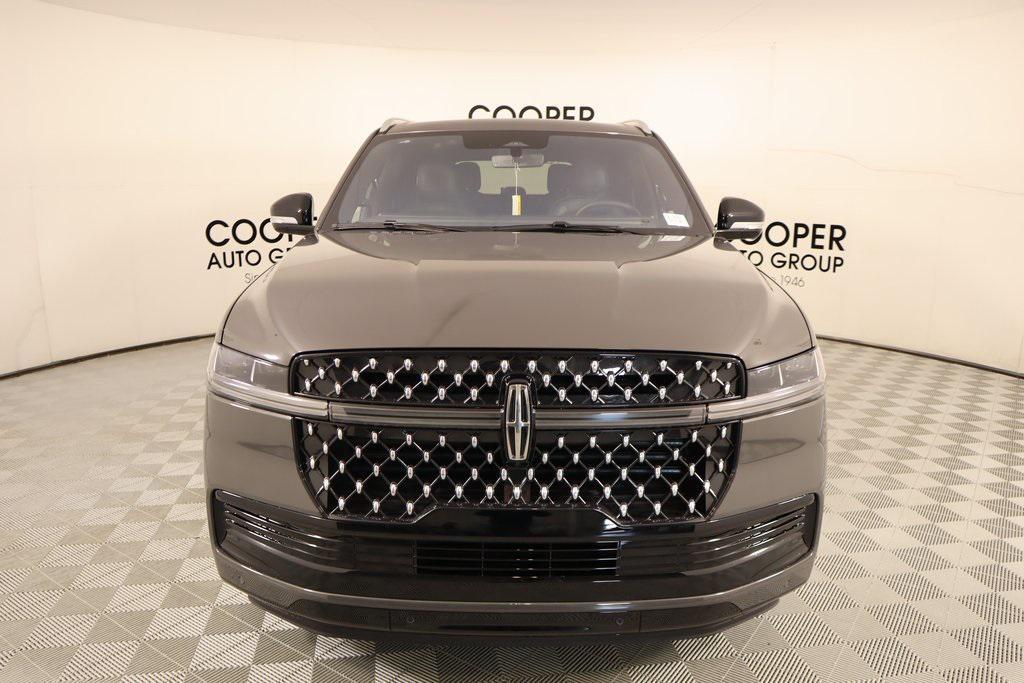 new 2025 Lincoln Navigator car, priced at $121,590