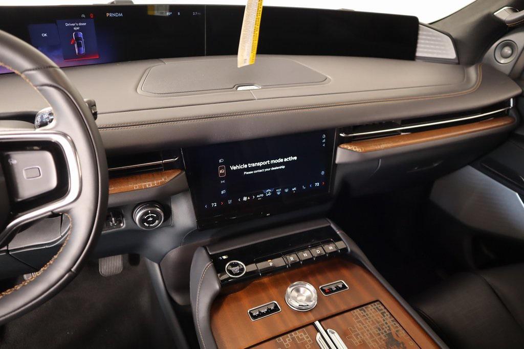 new 2025 Lincoln Navigator car, priced at $121,590