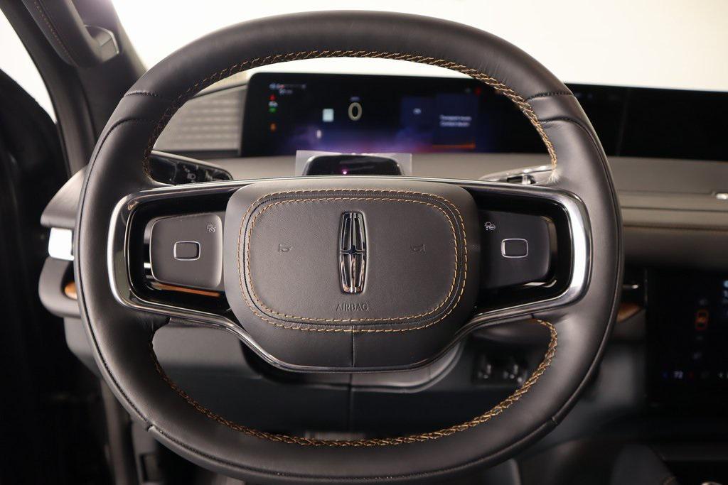 new 2025 Lincoln Navigator car, priced at $121,590