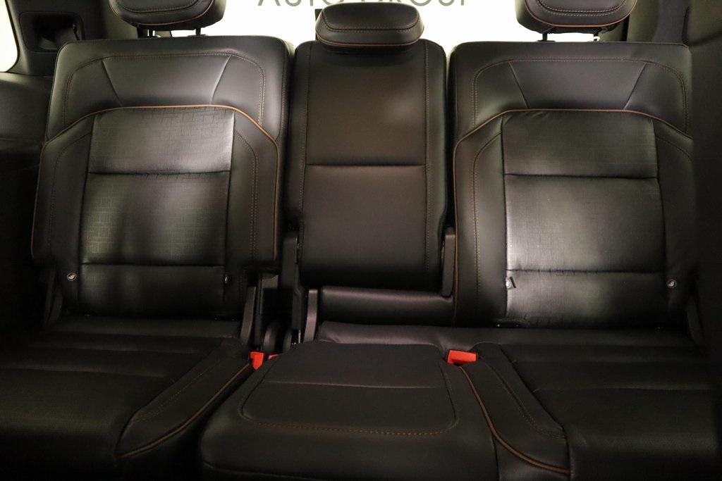new 2025 Lincoln Navigator car, priced at $121,590