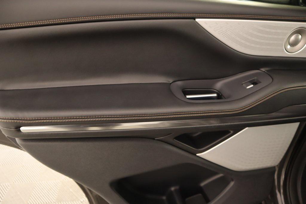 new 2025 Lincoln Navigator car, priced at $121,590