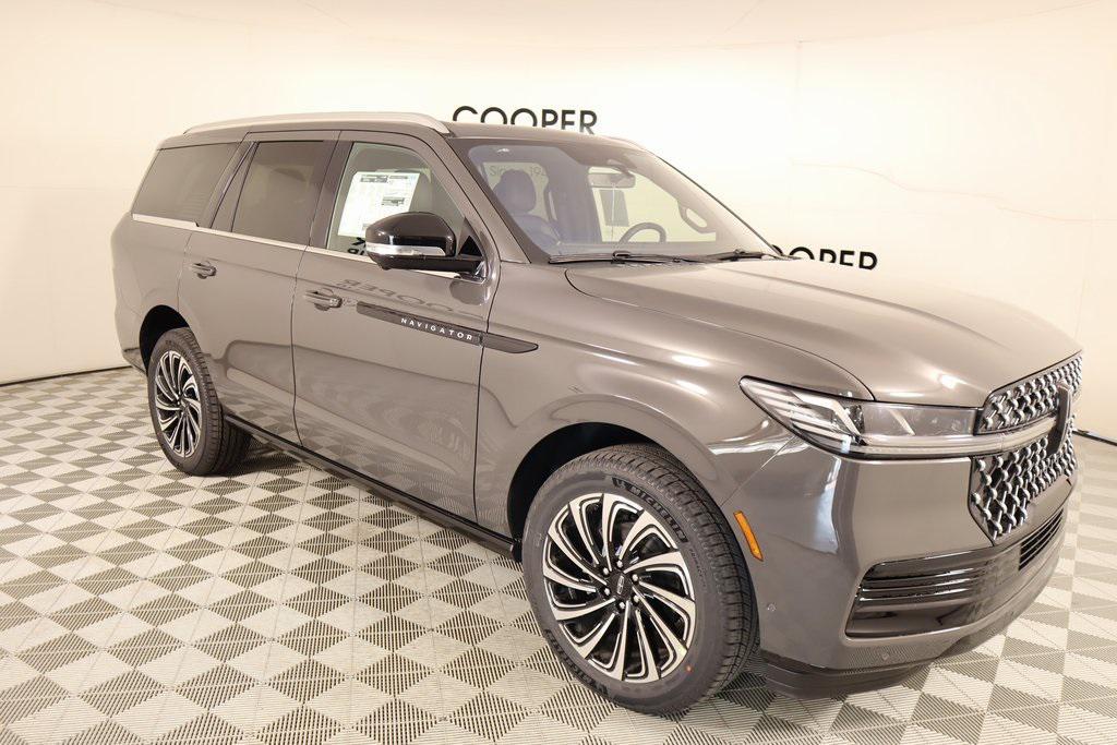 new 2025 Lincoln Navigator car, priced at $121,590
