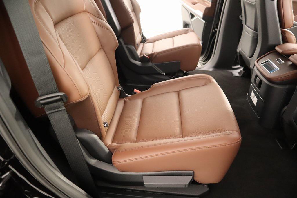 new 2025 Lincoln Navigator car, priced at $95,266