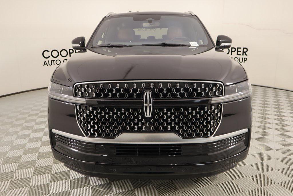 new 2025 Lincoln Navigator car, priced at $95,266