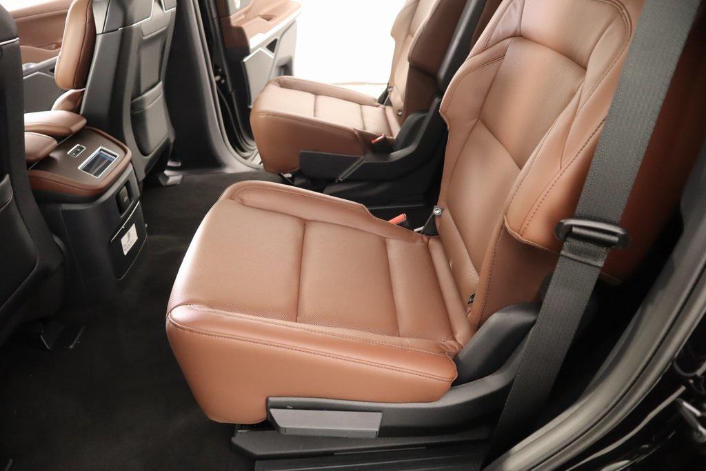 new 2025 Lincoln Navigator car, priced at $95,266