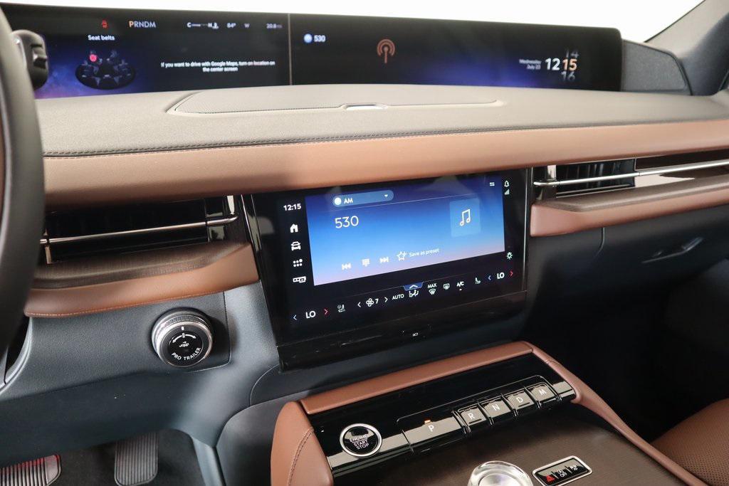 new 2025 Lincoln Navigator car, priced at $95,266
