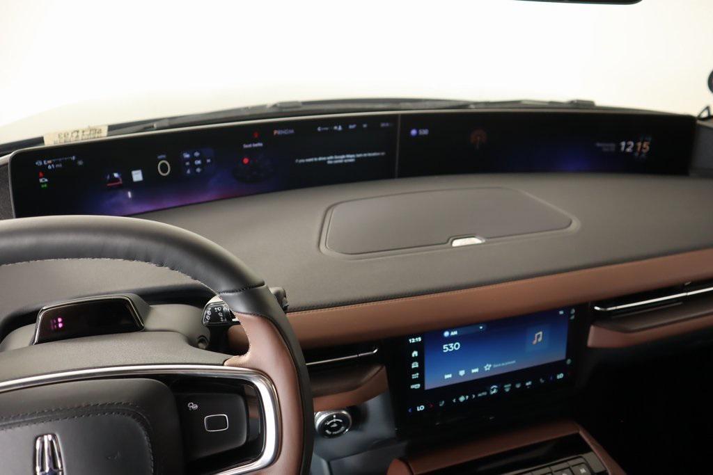 new 2025 Lincoln Navigator car, priced at $95,266