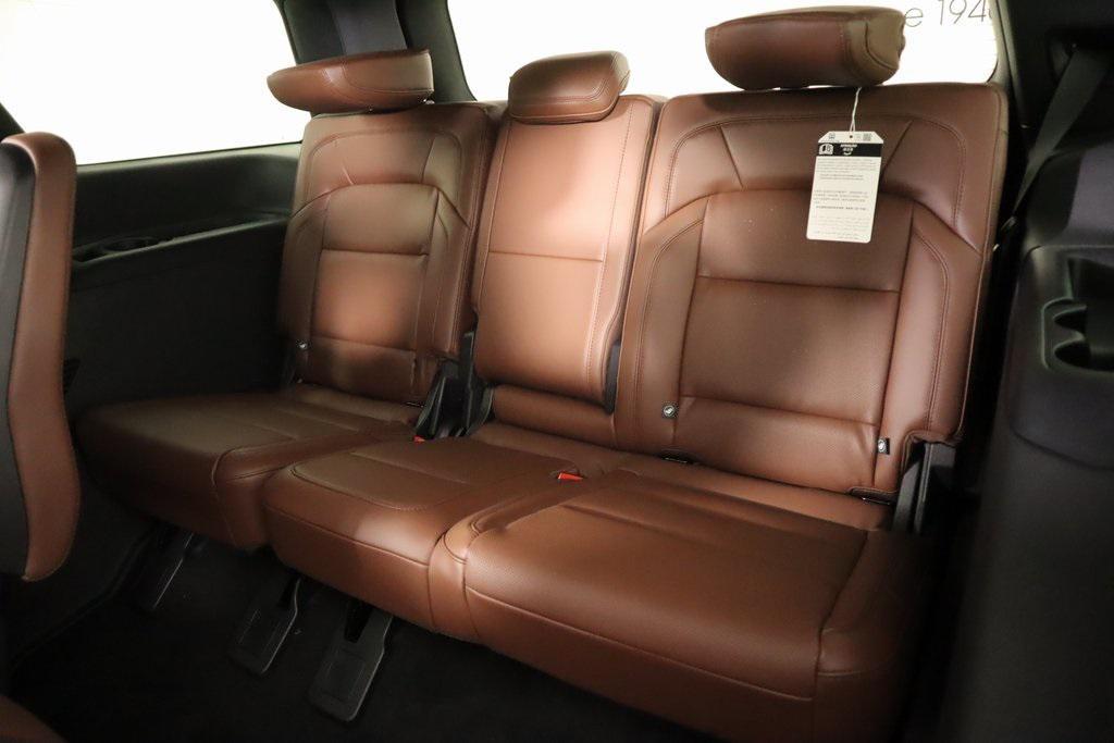 new 2025 Lincoln Navigator car, priced at $95,266