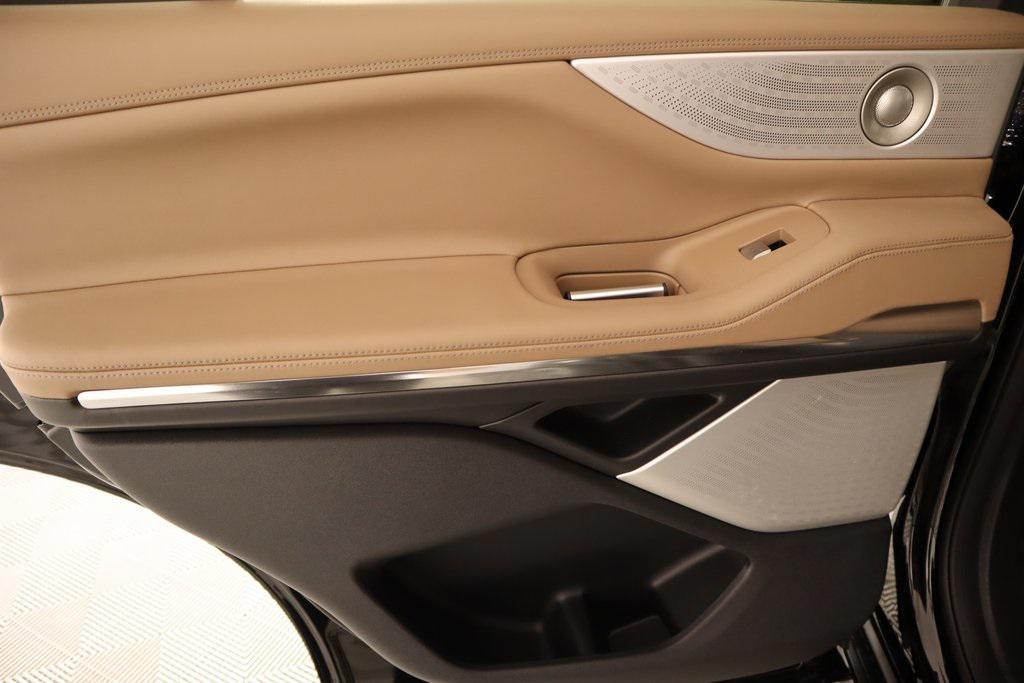 new 2025 Lincoln Navigator car, priced at $119,360