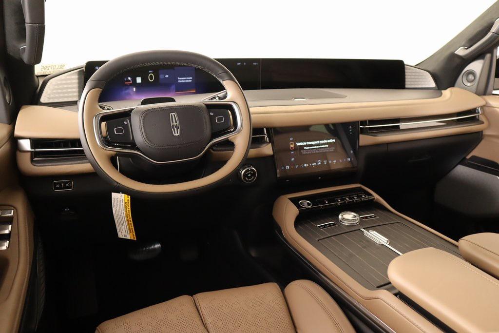 new 2025 Lincoln Navigator car, priced at $119,360